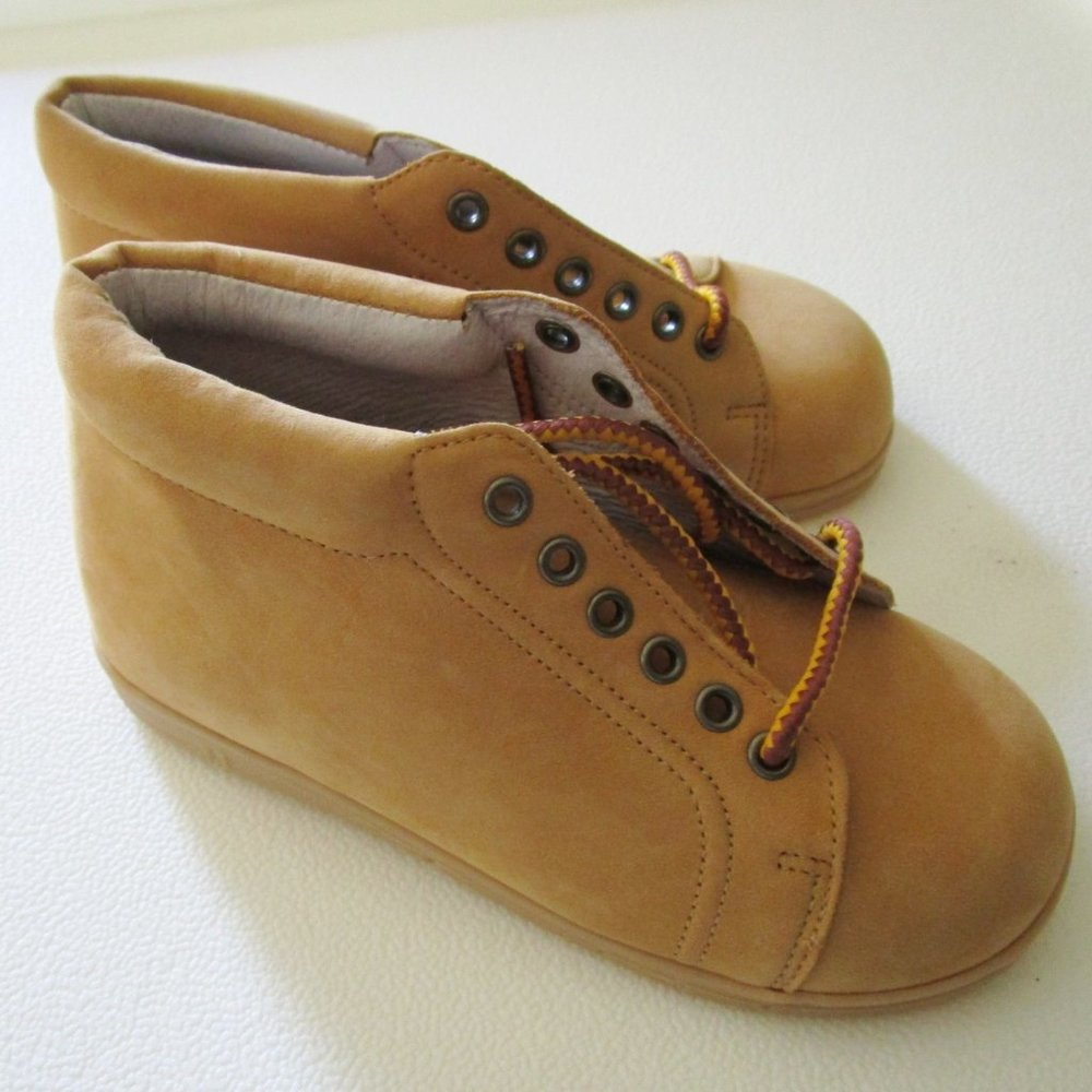 Perfection by Jumping Jacks Walking Toddler Shoes Wheat Nubuck Boot New in Box